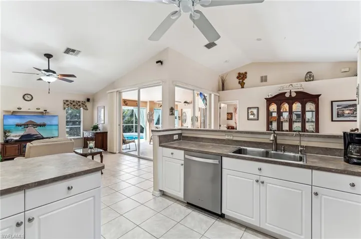727 Nw 38th Pl, Cape Coral Fl 33993