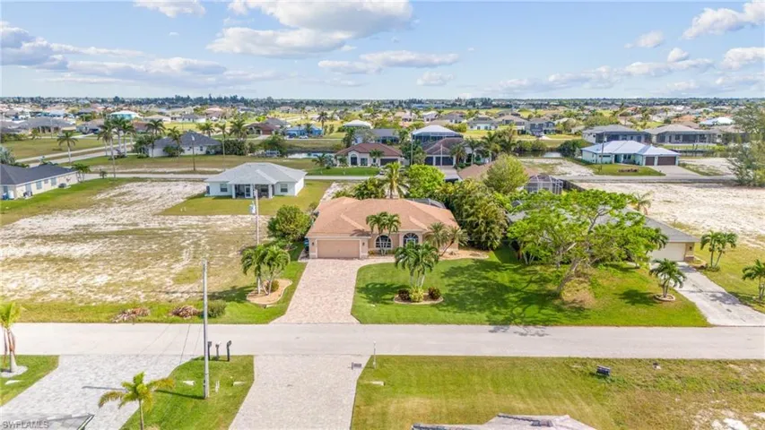 727 Nw 38th Pl, Cape Coral Fl 33993