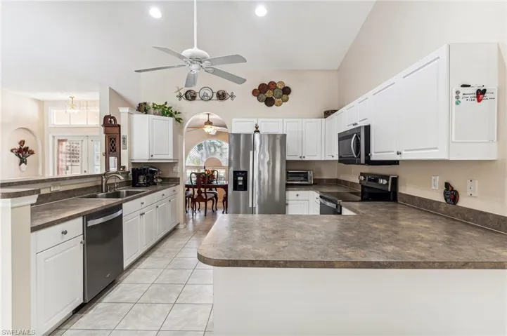 727 Nw 38th Pl, Cape Coral Fl 33993