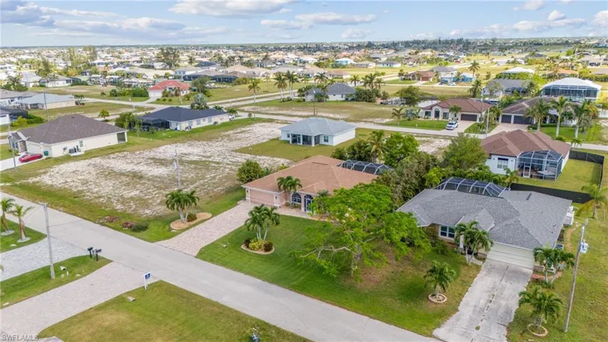 727 Nw 38th Pl, Cape Coral Fl 33993