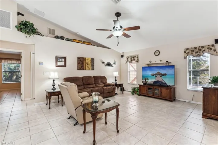 727 Nw 38th Pl, Cape Coral Fl 33993