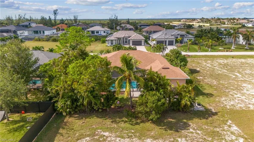 727 Nw 38th Pl, Cape Coral Fl 33993