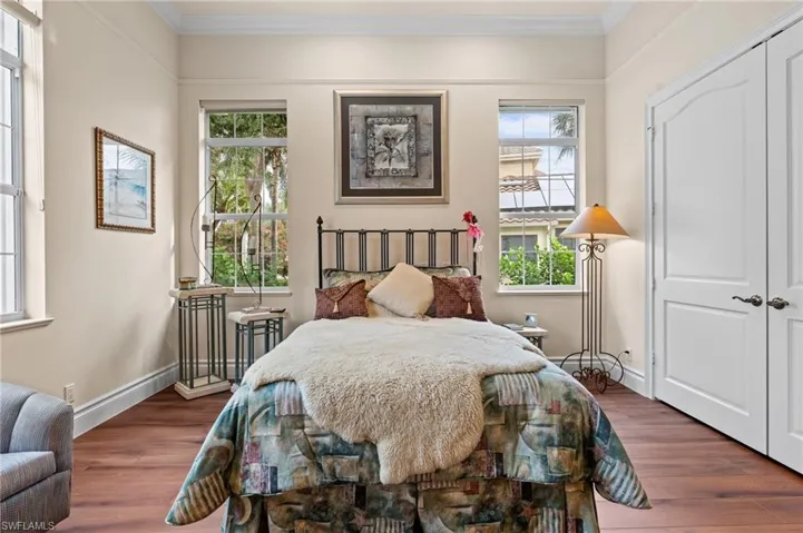 Guest Bedroom (1st Floor)
