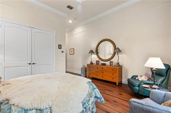 Guest Bedroom (1st Floor)