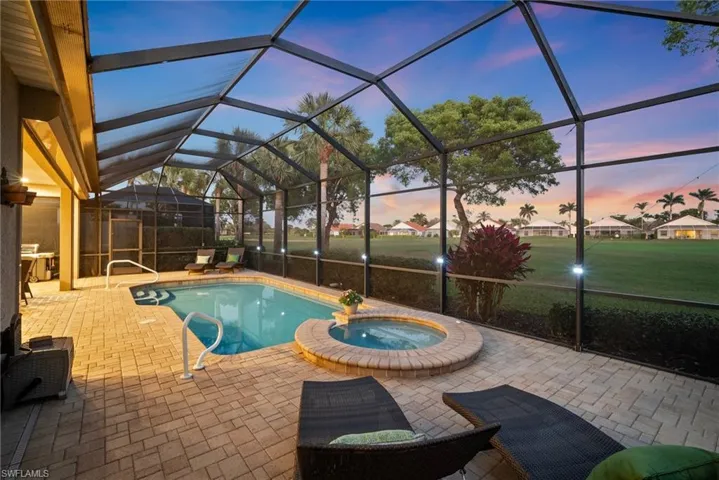 8756  Mustang Island  CIR, Naples, FL 34113