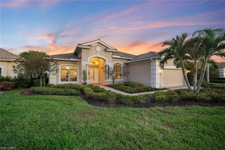 8756  Mustang Island  CIR, Naples, FL 34113