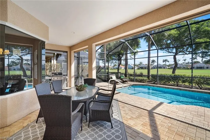8756  Mustang Island  CIR, Naples, FL 34113
