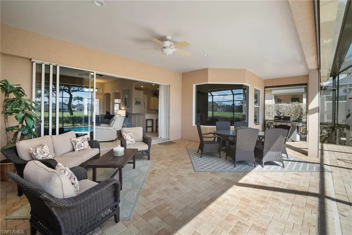 8756  Mustang Island  CIR, Naples, FL 34113