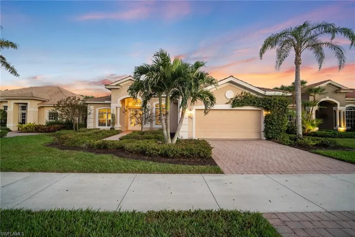 8756  Mustang Island  CIR, Naples, FL 34113