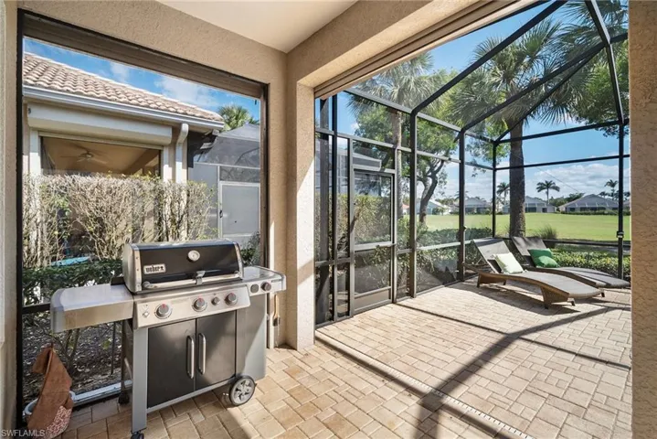 8756  Mustang Island  CIR, Naples, FL 34113