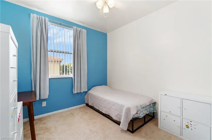 Guest bedroom 1.