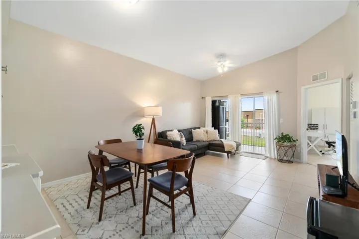 Darling 3bed/2bath condo!