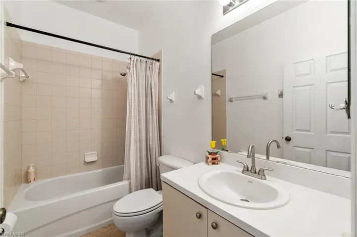 Guest bathroom.