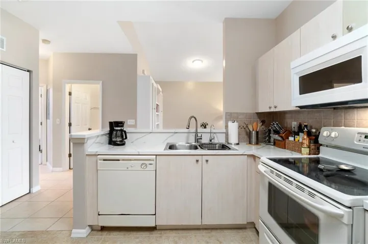 4117  Bellasol  CIR, Fort Myers, FL 33916