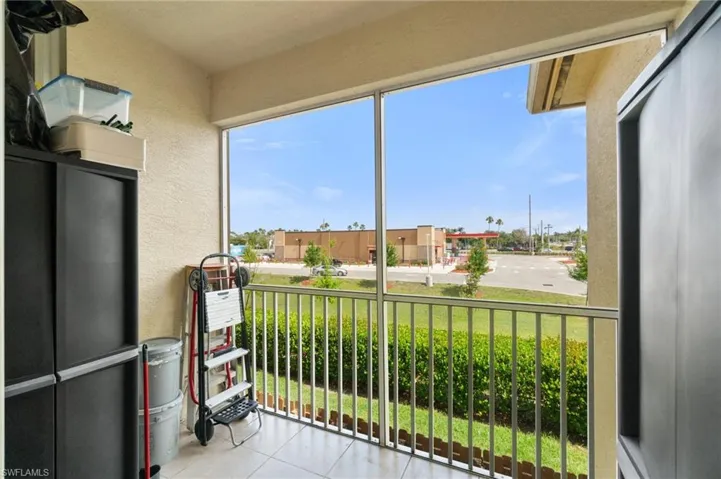 Screened-in lanai.