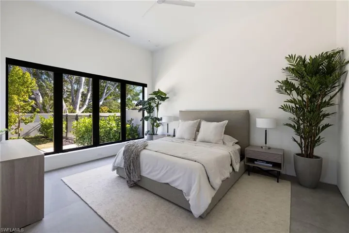 Bedroom with ceiling fan