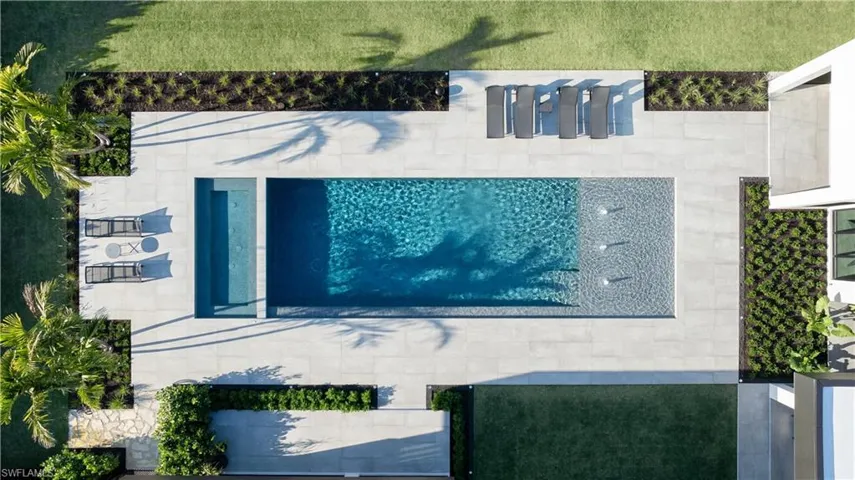 107 Myrtle Rd, Naples, Florida 34108