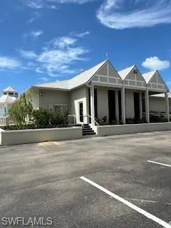Laundry and bathhouse