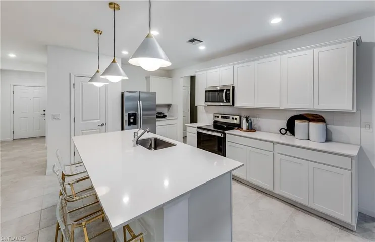 Staged model of Alder floorplan, homes may vary.