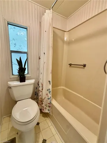 557 Peace Lake Ct, North Fort Myers, Florida 33917