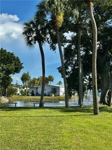 557 Peace Lake Ct, North Fort Myers, Florida 33917