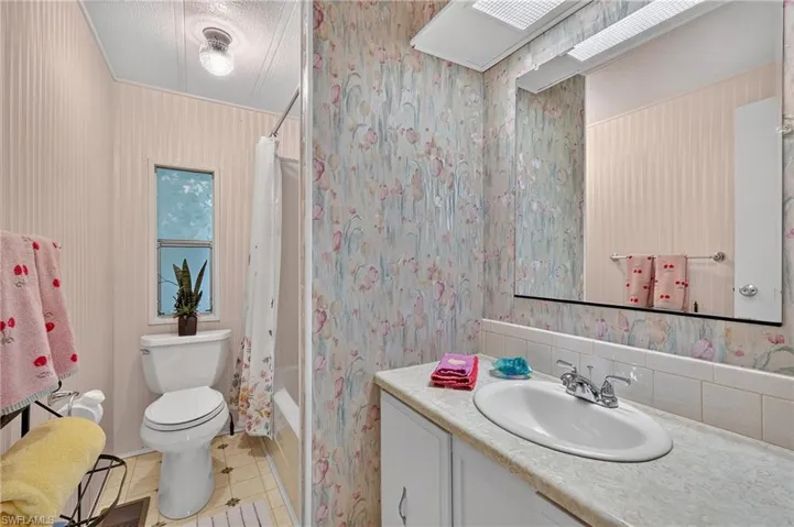 557 Peace Lake Ct, North Fort Myers, Florida 33917