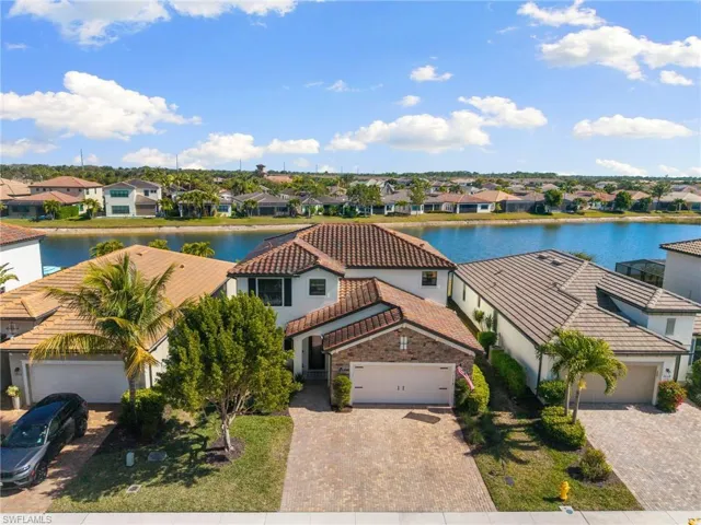 9258  Shadow Oak  LN, Naples, FL 34120