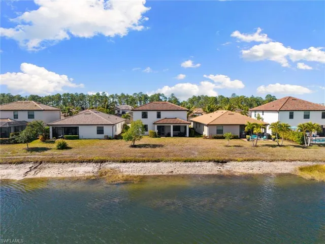 9258  Shadow Oak  LN, Naples, FL 34120