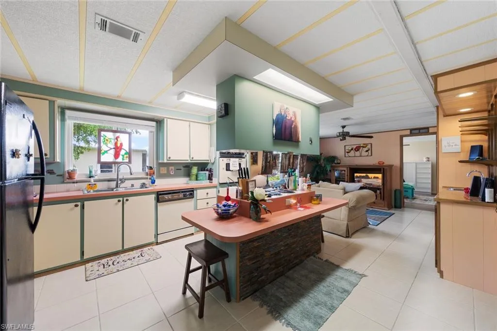 119 Calais CT, Naples, FL 34112,225041468