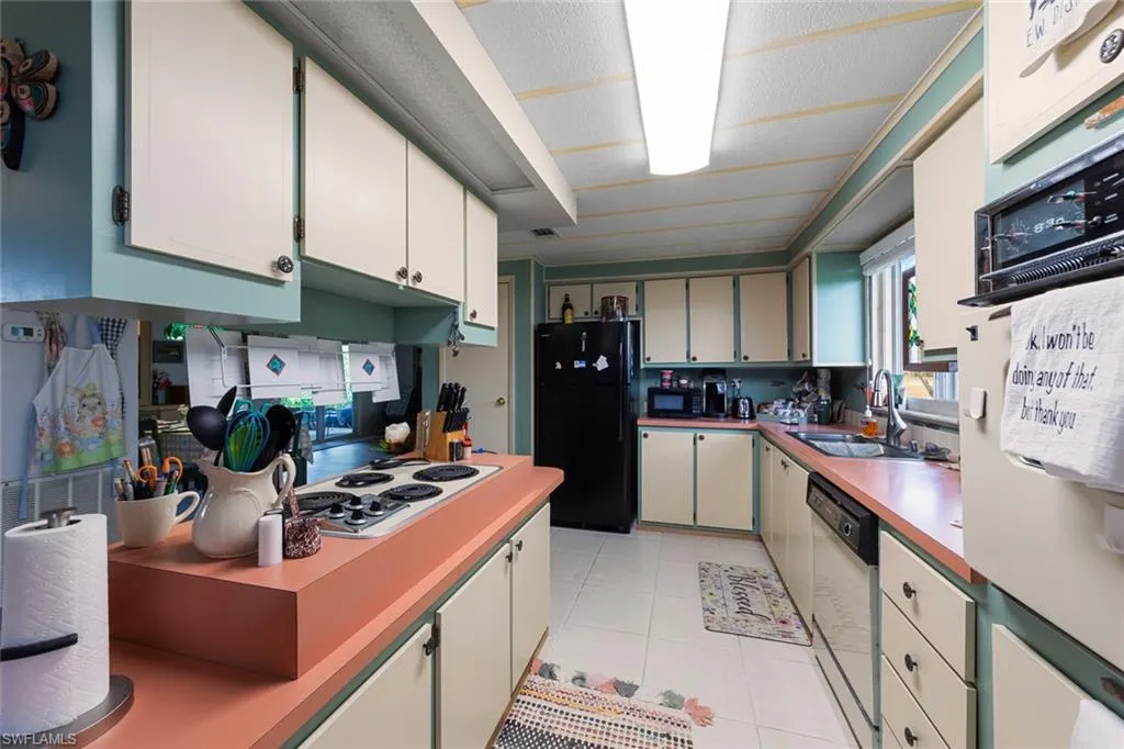 119 Calais CT, Naples, FL 34112,225041468