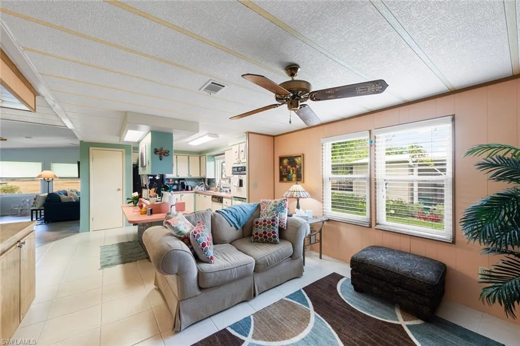 119 Calais CT, Naples, FL 34112,225041468