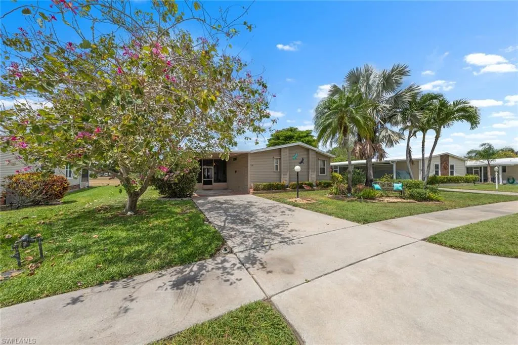 119 Calais CT, Naples, FL 34112,225041468