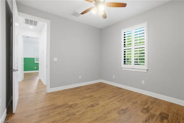 Bedroom 2 - other view
