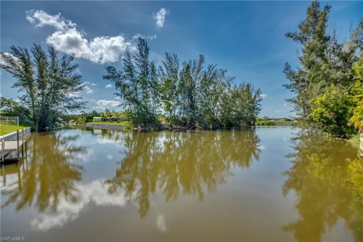 1101 Sw 20th Ave, Cape Coral, Florida 33991