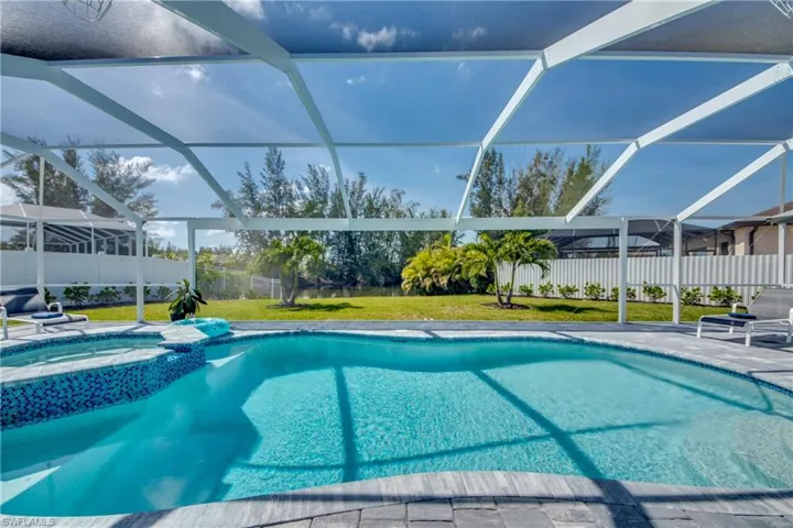 1101 Sw 20th Ave, Cape Coral, Florida 33991
