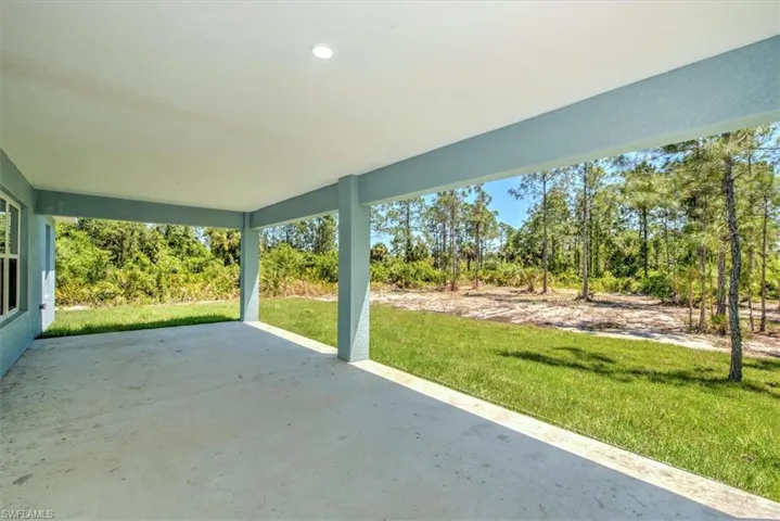 Wow this lanai is big!!! Ready to have a BBQ and invite your friends and family over? This lanai measures 12' x 28'