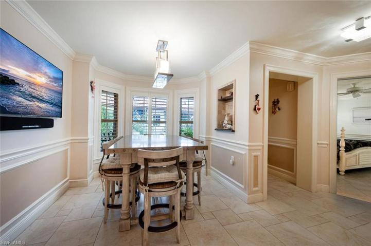 Eat-In Kitchen & Entrance Foyer