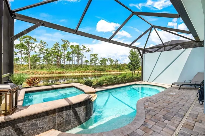6875  Saona  CT, Naples, FL 34113