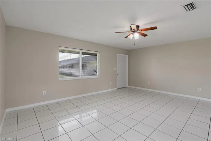 2927 Se 15th Pl 4, Cape Coral, Florida 33904