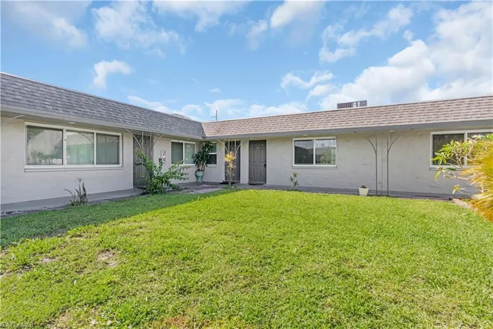 2927 Se 15th Pl 4, Cape Coral, Florida 33904