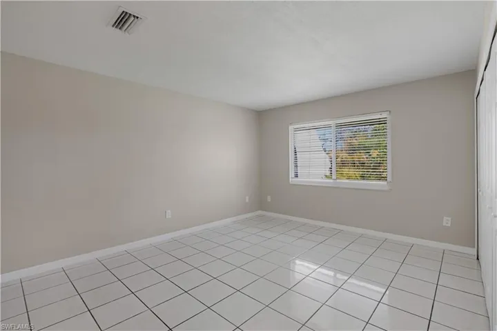 2927 Se 15th Pl 4, Cape Coral, Florida 33904