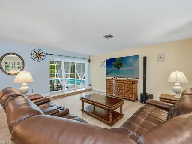 1610 Collingswood Ct, Marco Island, Florida 34145