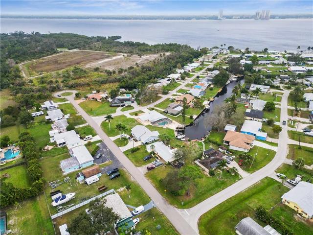 1399 Harbor View DR, NORTH FORT MYERS FL 33917