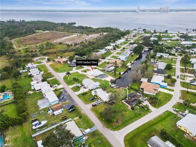 1399 Harbor View DR, NORTH FORT MYERS FL 33917
