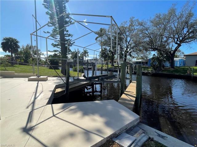 1399 Harbor View DR, NORTH FORT MYERS FL 33917