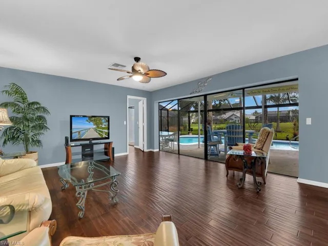 Living & Family Room Layout