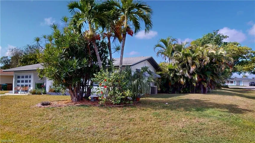 5216  Versailles  CT, Cape Coral, FL 33904