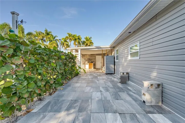 2432  Lake  AVE, Naples, FL 34112
