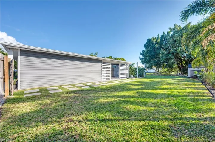 2432  Lake  AVE, Naples, FL 34112