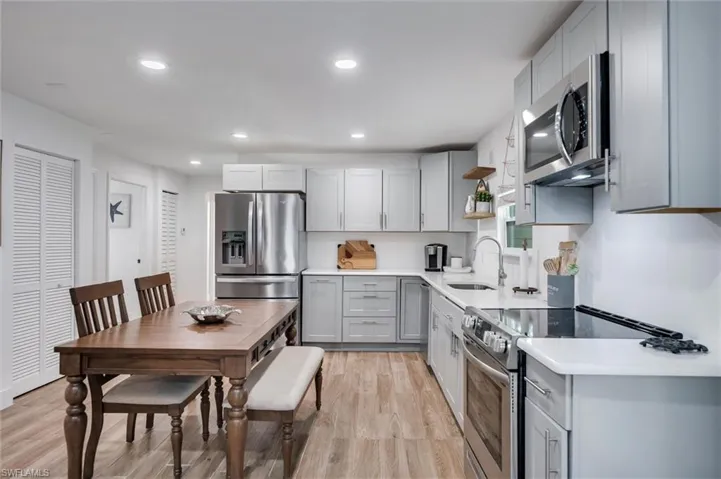 2432  Lake  AVE, Naples, FL 34112